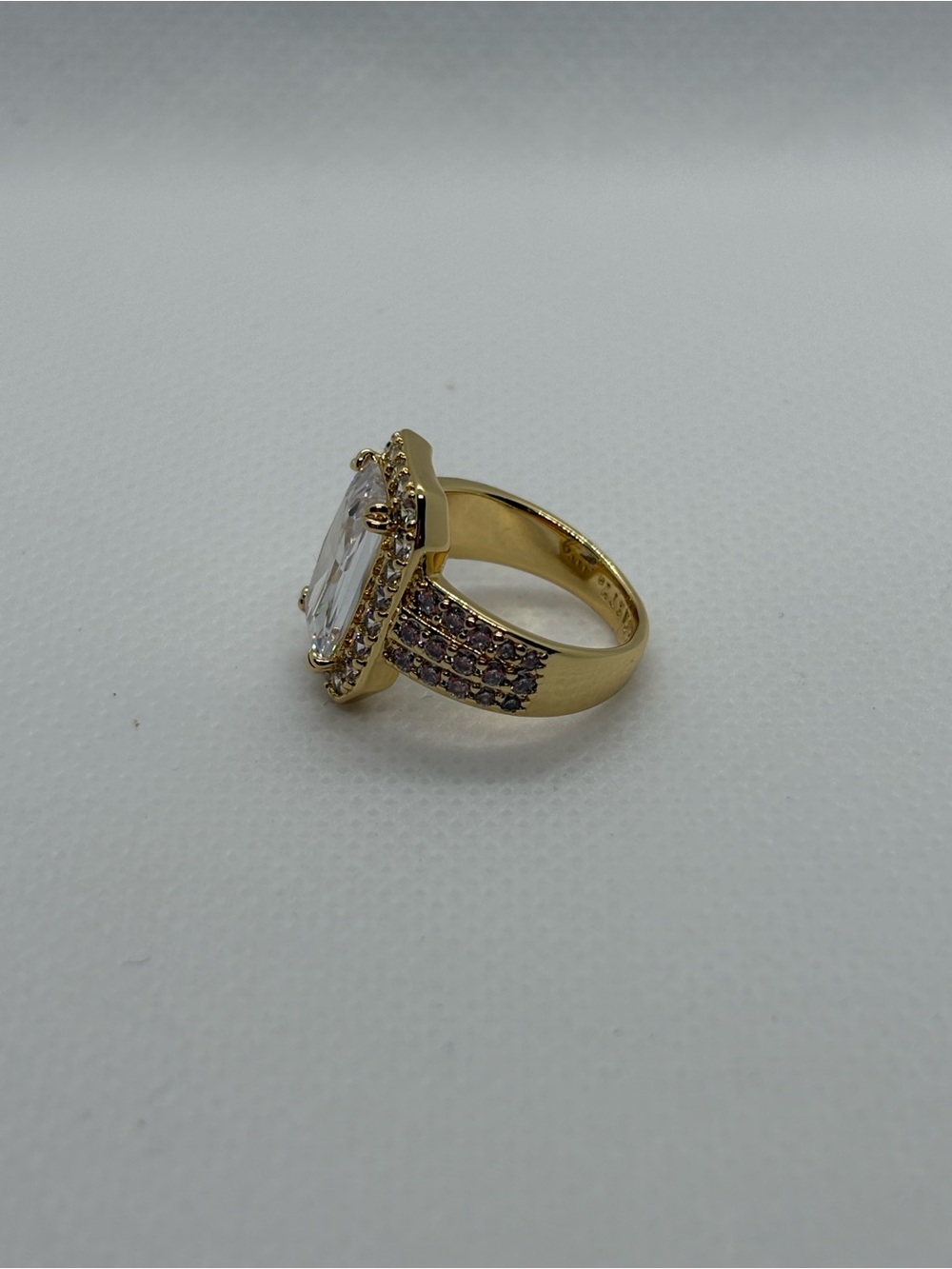 Size 6 Ring - Picture 3 of 4